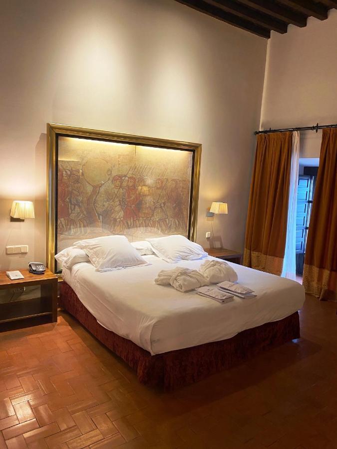 Parador De Trujillo Exteriör bild